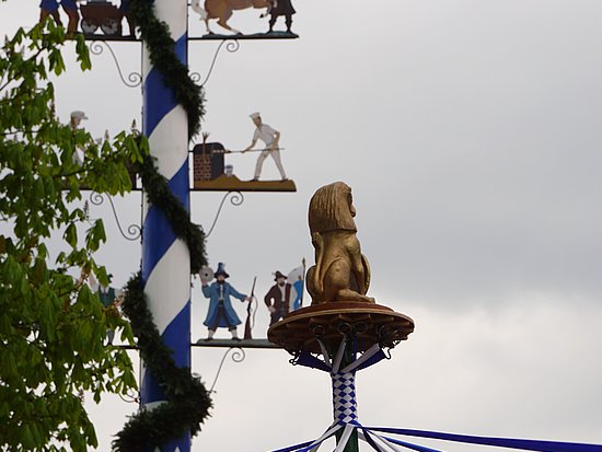 Maibaumaufstellen in Arget 2016